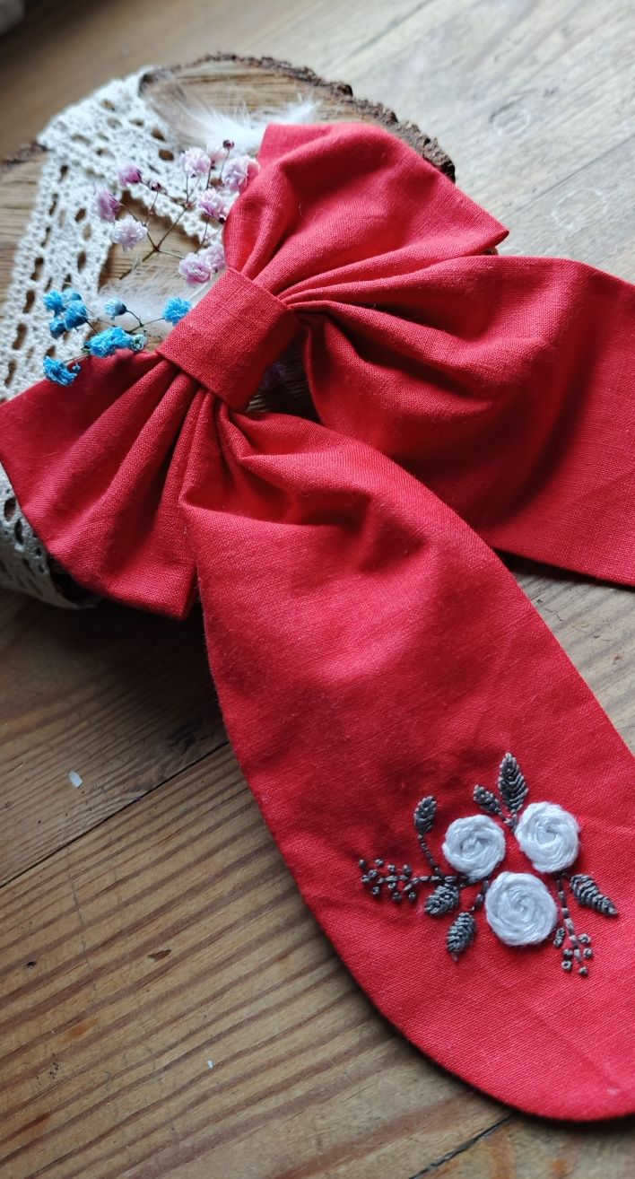 Haftowana biżuteria - kokarda do włosów handmade