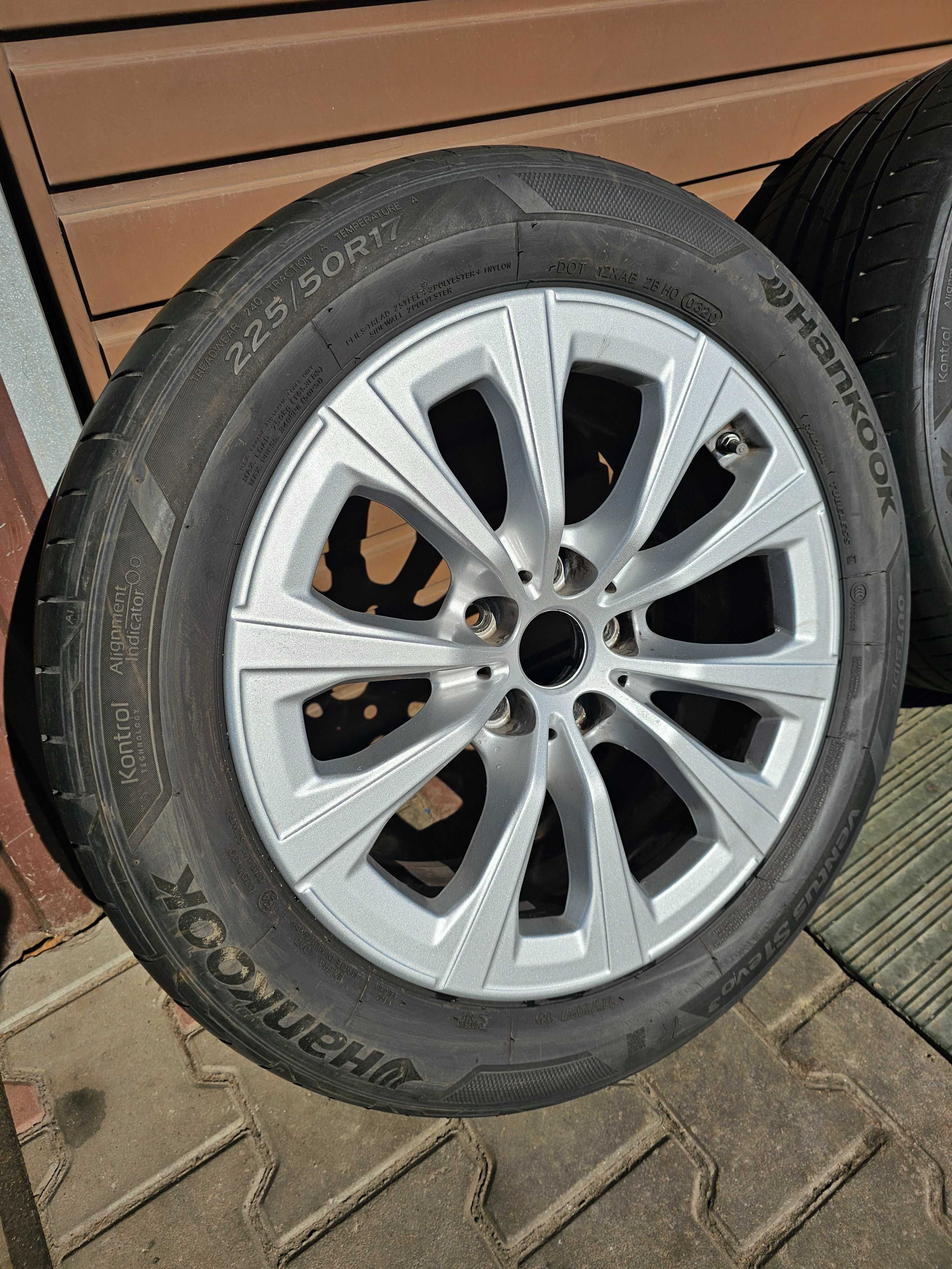 Felgi Alum. z Oponami Letnimi BMW 225/50R17 Rozstaw 5x112 Et 30