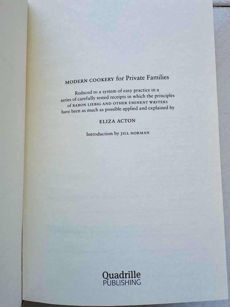 Livro culinaria Modern cookery