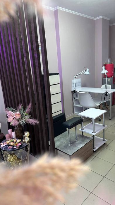 Здам місце майстра манікюру