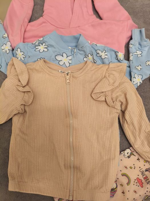 Ubranka dziecięce na dziewczynkę