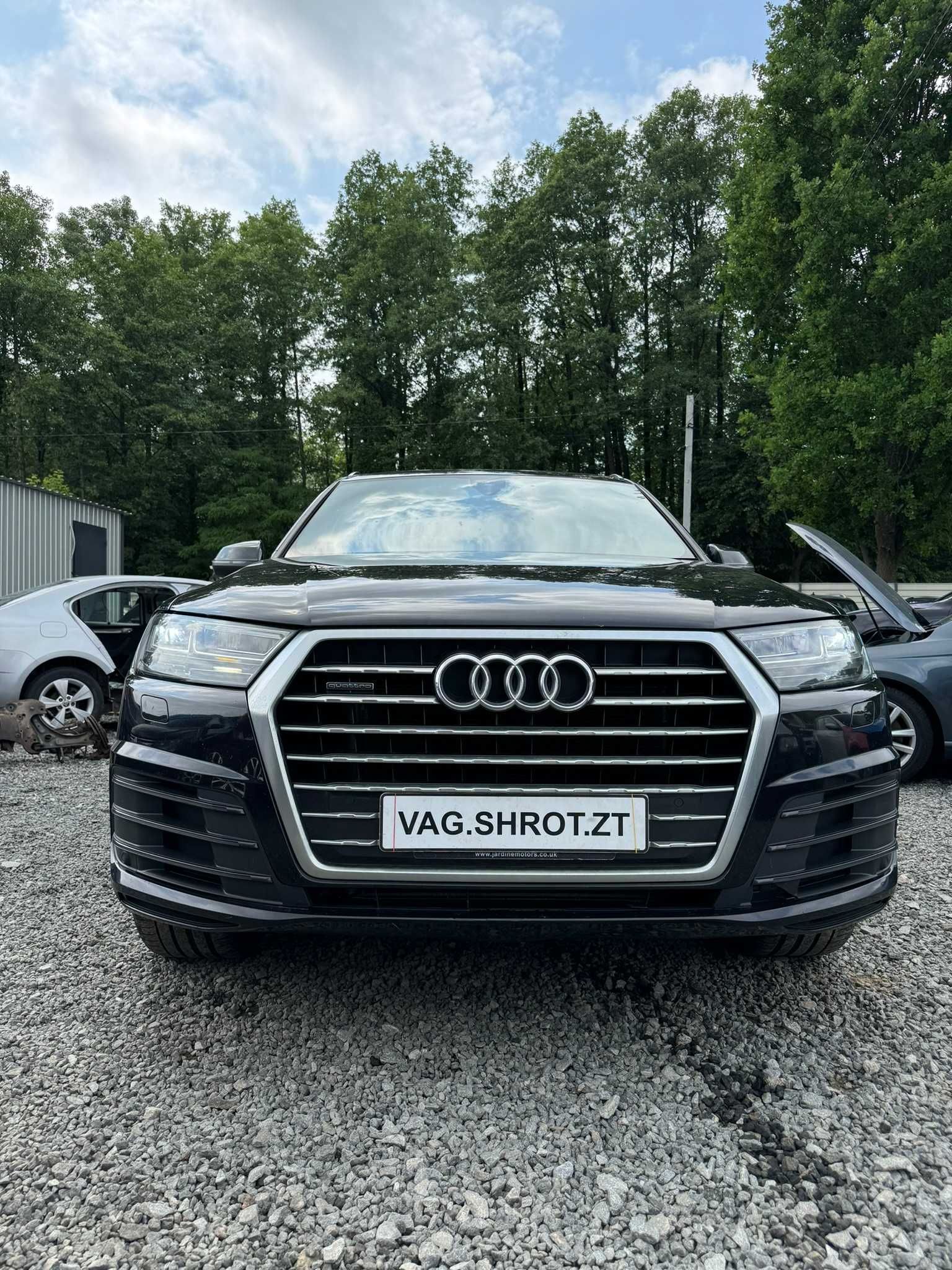 Комплектний перід Audi Q7 4M бампер капот крило фара CRTC 3.0