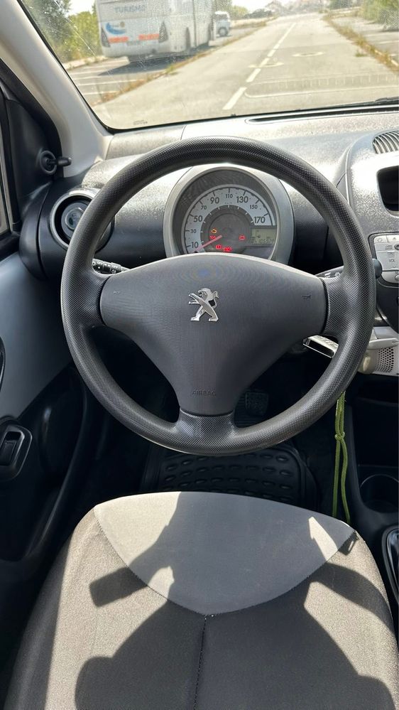 Carro Peugeot 107 de 2012