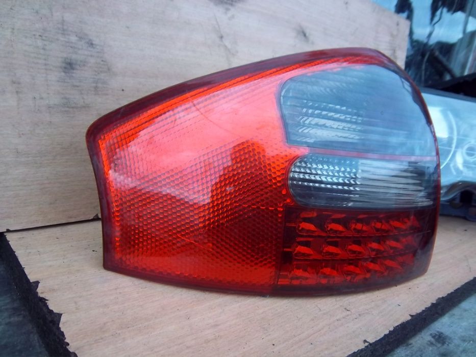 lampa tuł lewa audi a6 b5