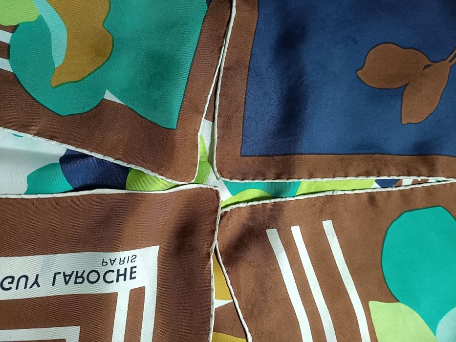 Chusta jedwab Guy Laroche