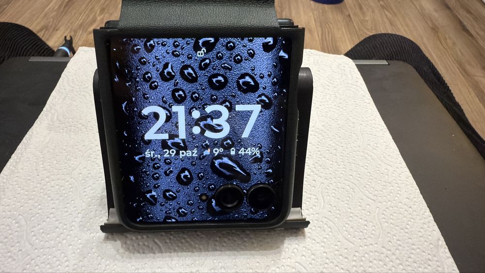 Śliczna Razr 60 Ultra 16/512