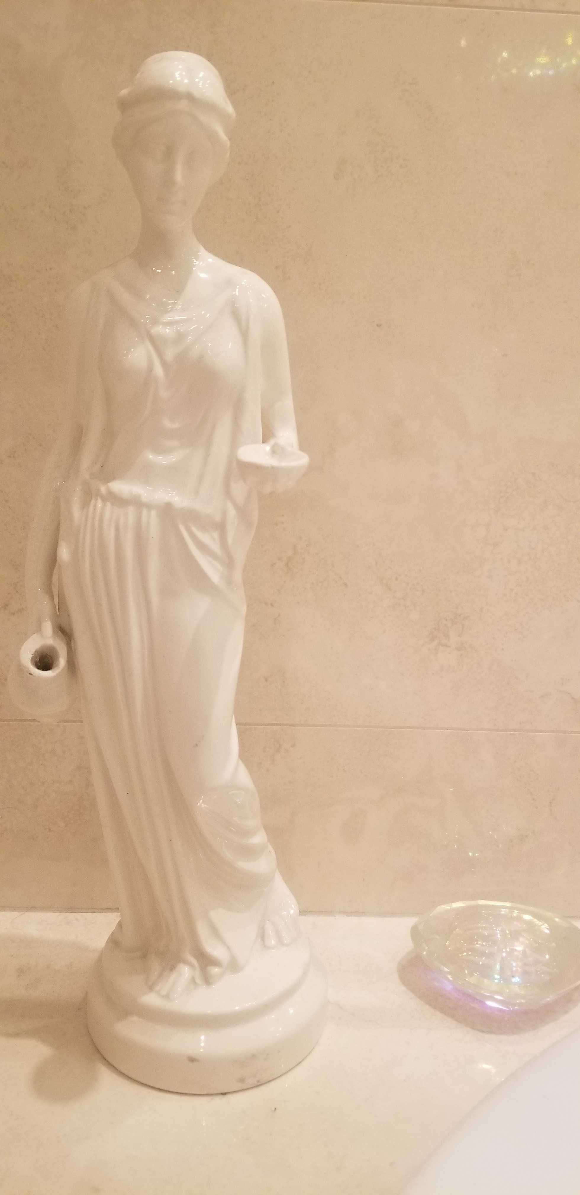 Figurka 39 cm porcelanowa Rzymianka podajaca wode sliczna cena  170 zl