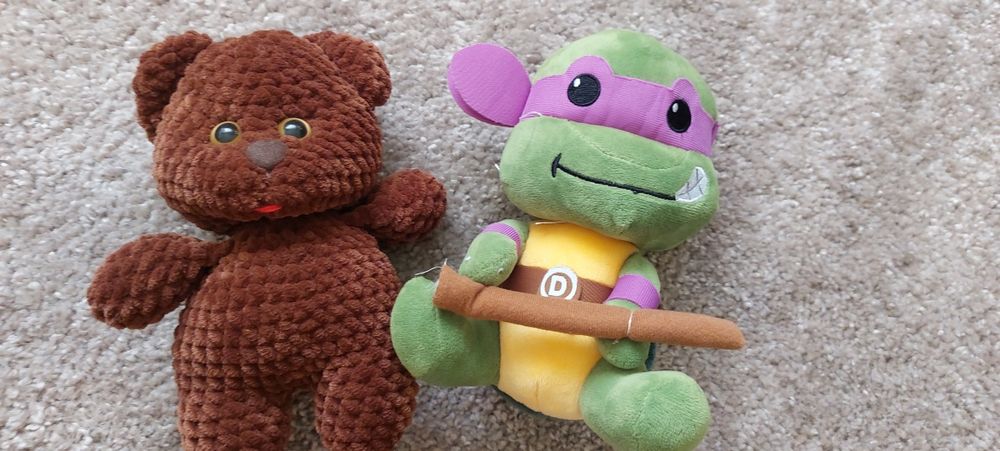 Игрушки, морковка,черепашка,слон ,шрек ,пингвин, собака ,мишка