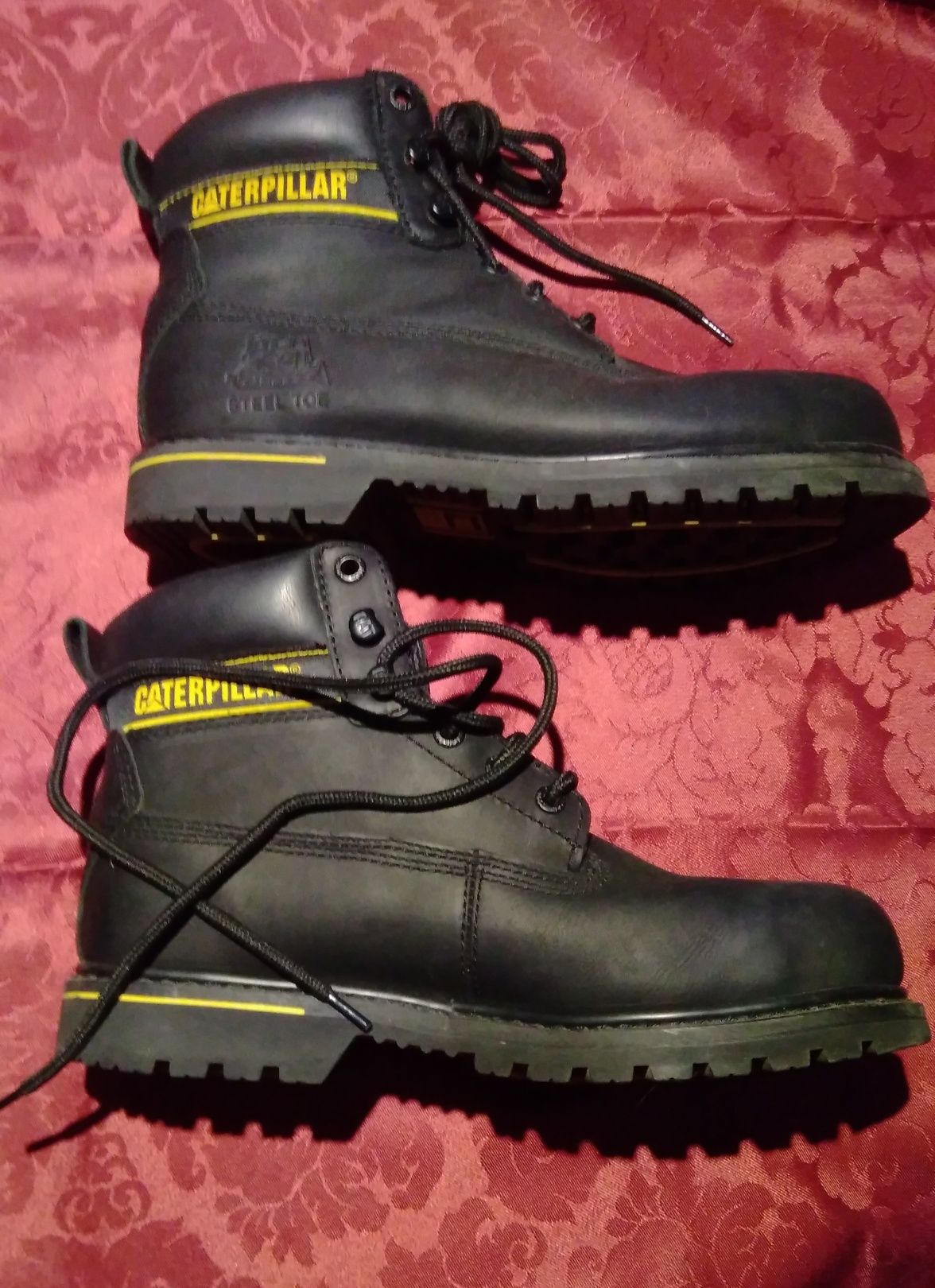 Botas em pele Caterpillar tamanho 40