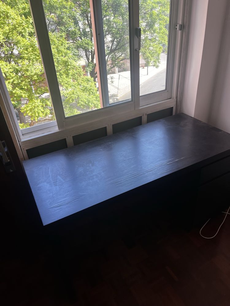 Secretária usada modelo MALM do IKEA