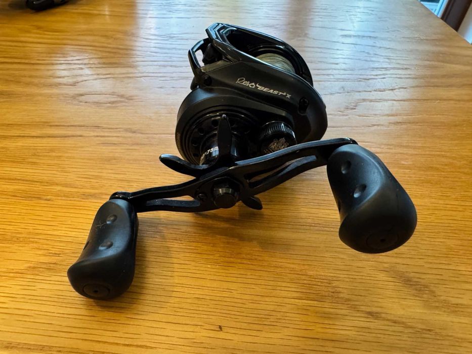 Multiplikator Abu Garcia Revo Beast X 41-L do dużych przynęt, stan bdb