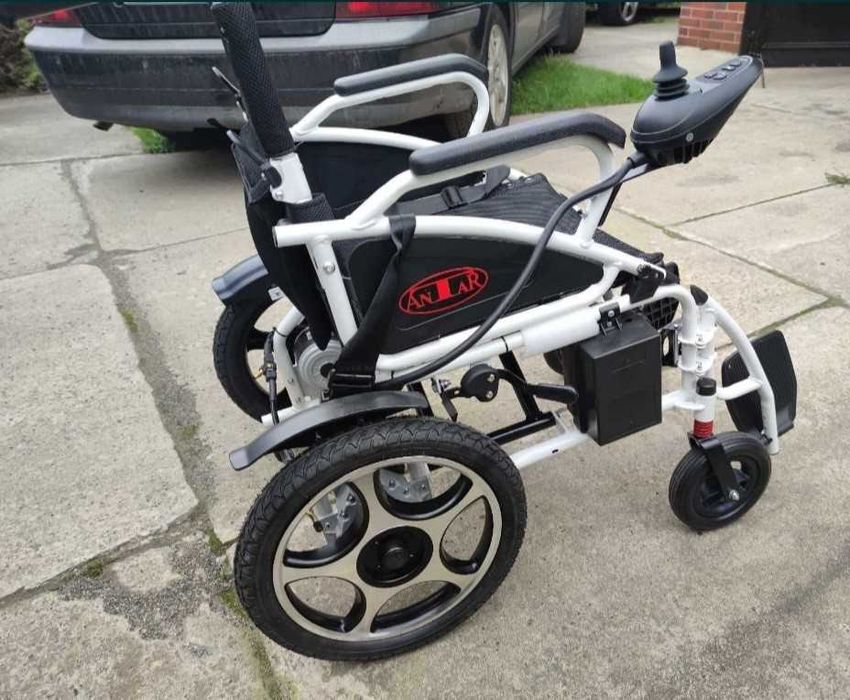 Wózek inwalidzki elektryczny