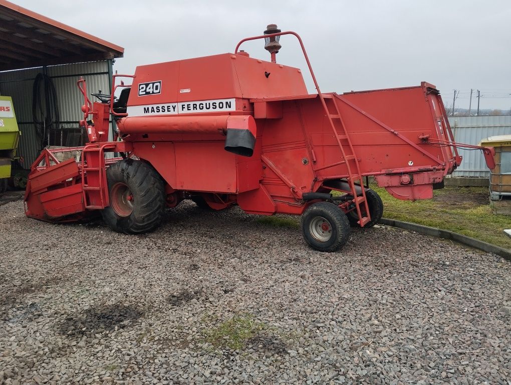 Комбайн Massey Ferguson 307