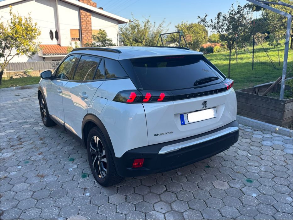 Peugeot E-2008 Allure