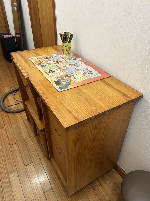 Secretária + cadeira