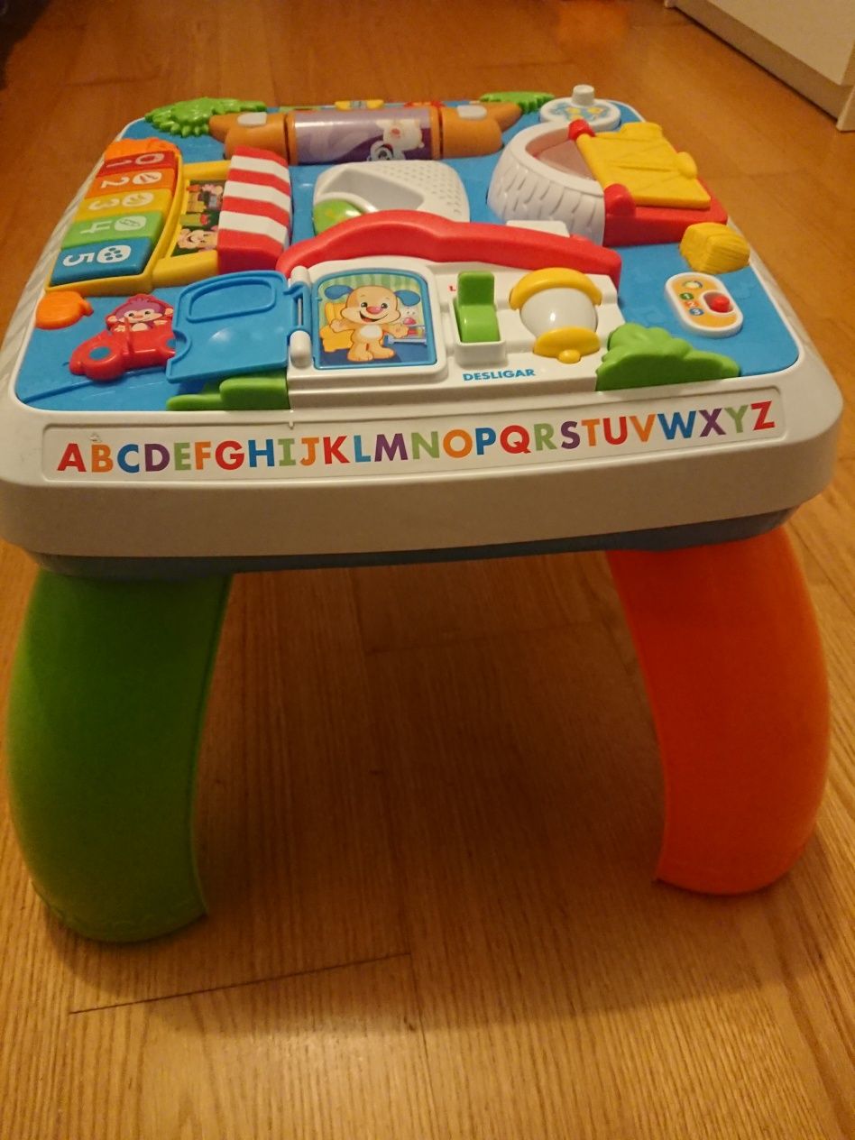 Mesa educativa Fisherprice.