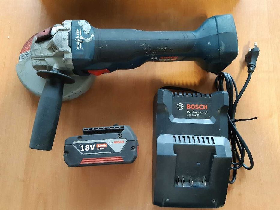 Zestaw szlifierka kątowa Bosch GWS 18V - 10C akumulatorowa w walizce