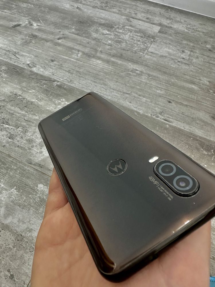 Motorola one vision, brązowy, 128 GB, w bardzo dobrym stanie