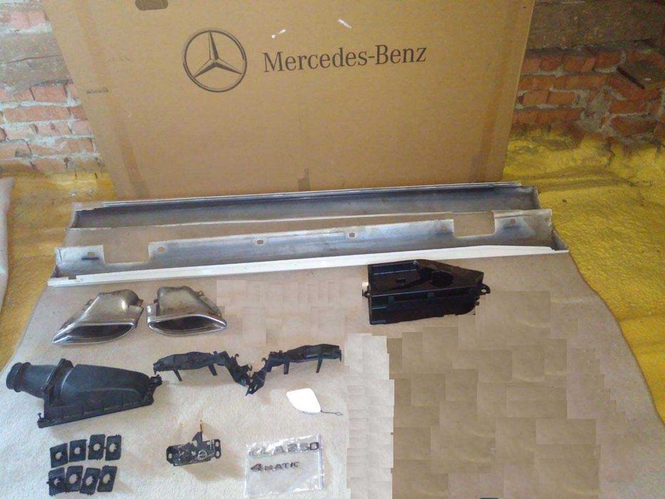 Частини бампера заднього Mercedes Benz CLA 250 W117