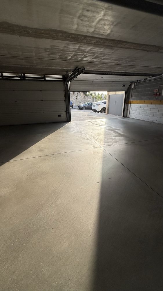 Arrenda-se Garagem Box Rua do Choupelo
