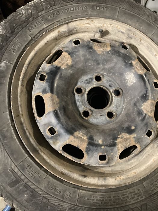 Диски з резиною розболтовка 5/100/14 стояли на шкода фабія 2 неідеальн