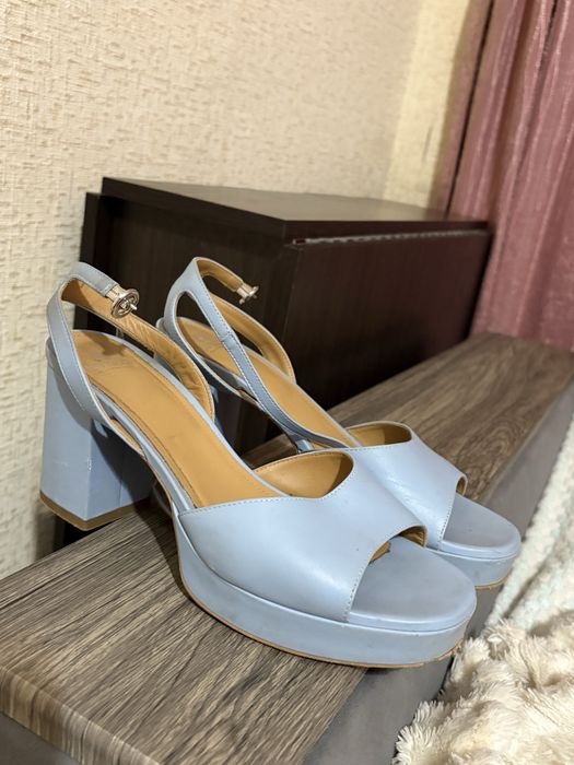 Святковий комплект: плаття + босоніжки (разом 950 грн)