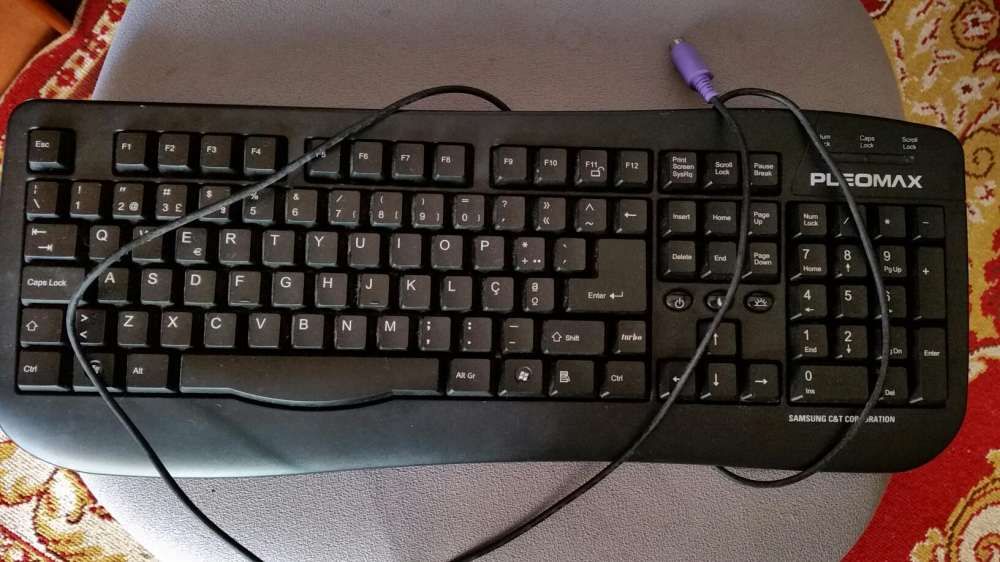 Teclado Pleomax novo.