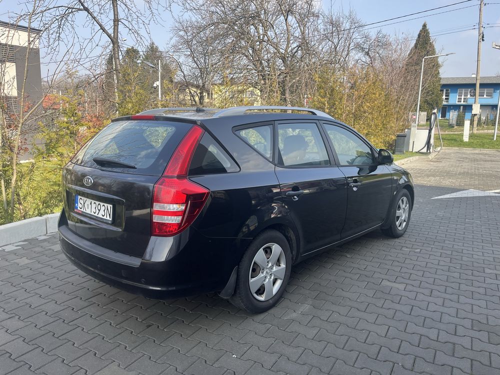 Kia ceed 1,6 benzhna klima 2008 r