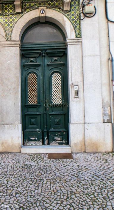 Espaço comercial / Apartamento para transformação e remodelação com lo