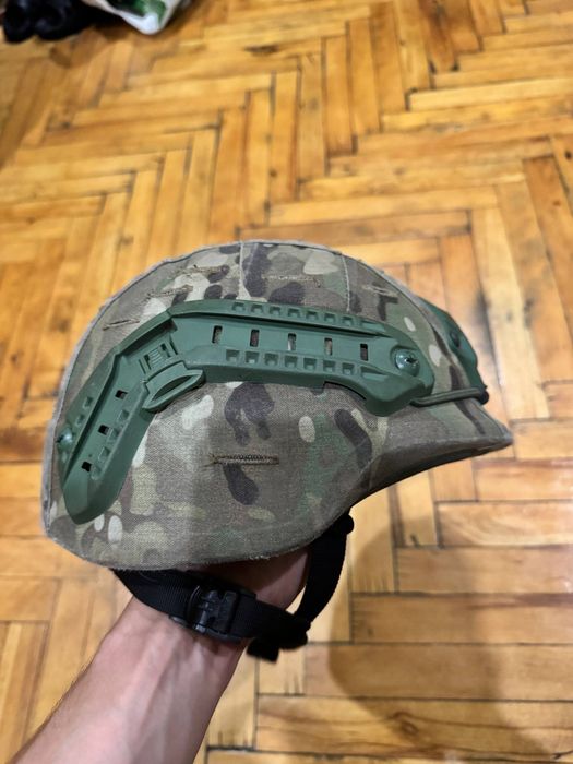 Шолом тактичний..