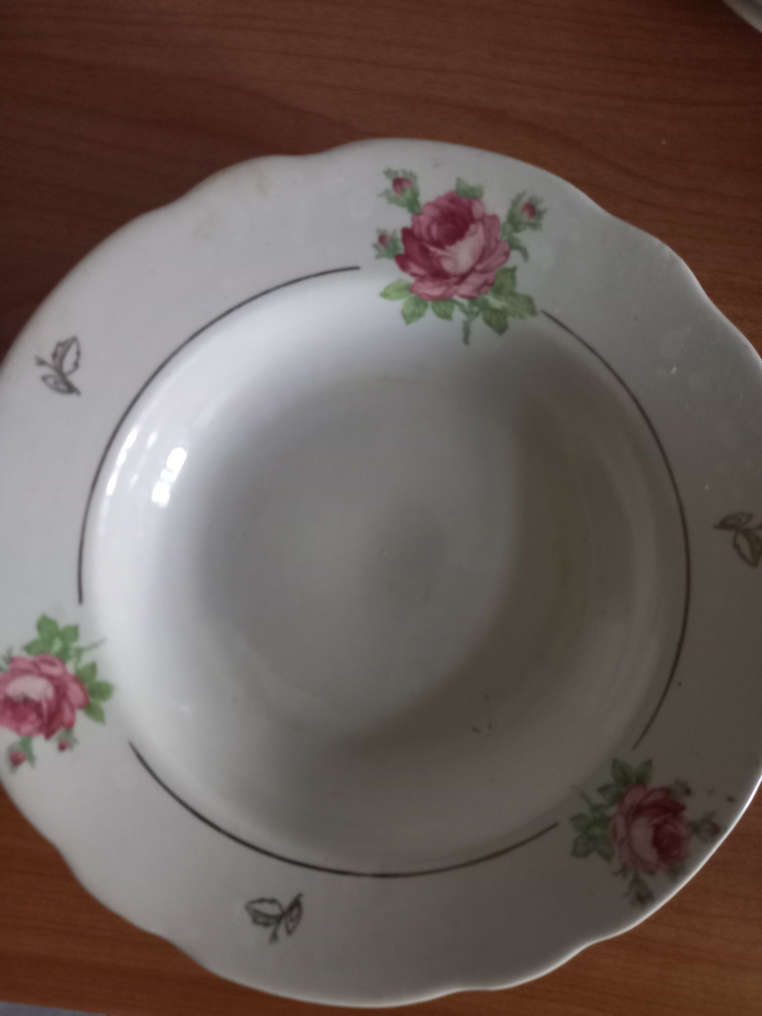 Продам красивые тарелки