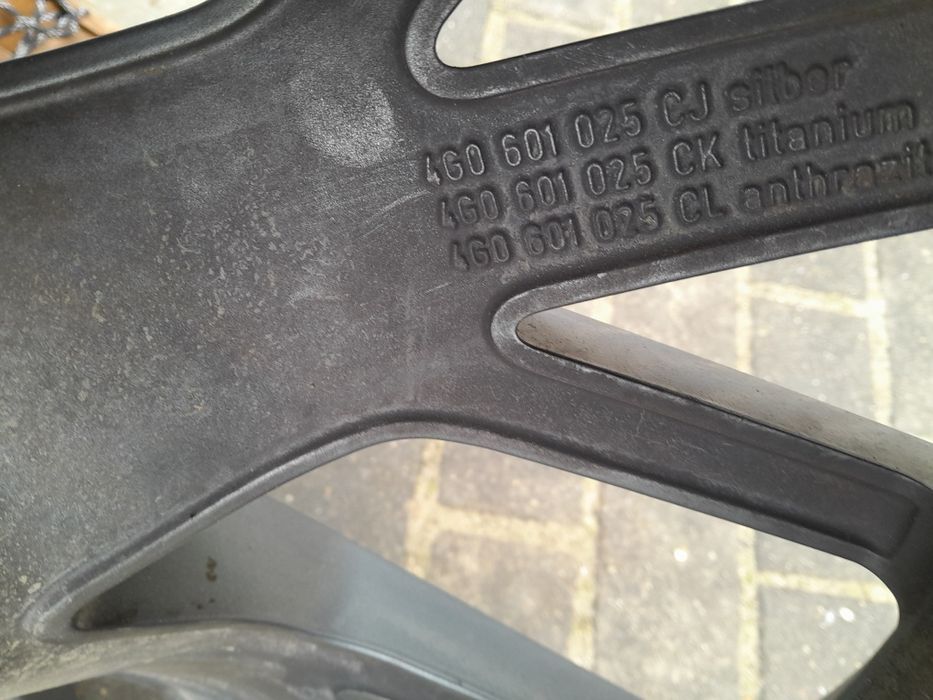 Oryginalne 21calowe alufelgi Audi Rs6 C7 bicolor 9.5x21et25 4G0