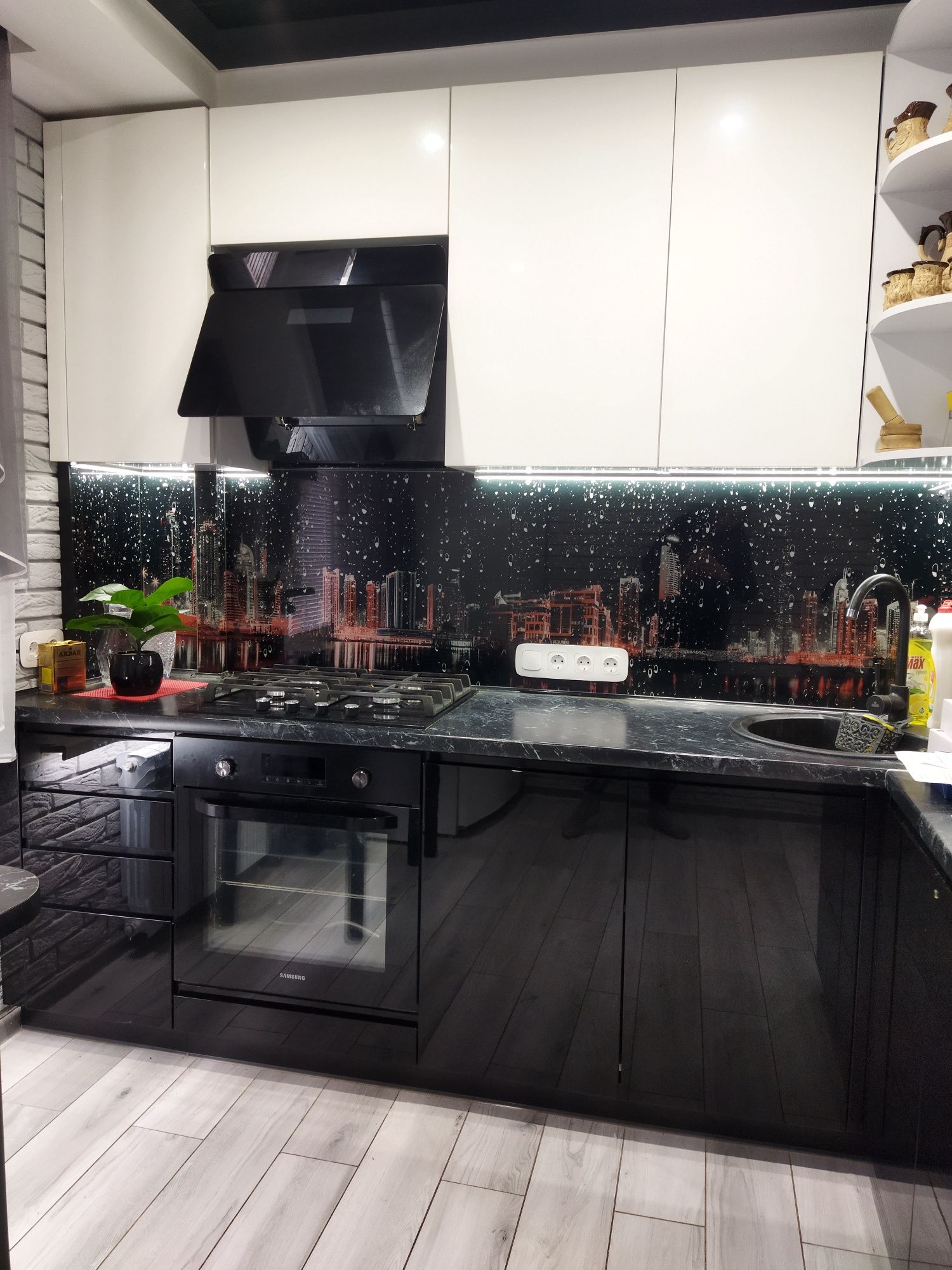 Продам 3х комнатную квартиру р-н Амстора