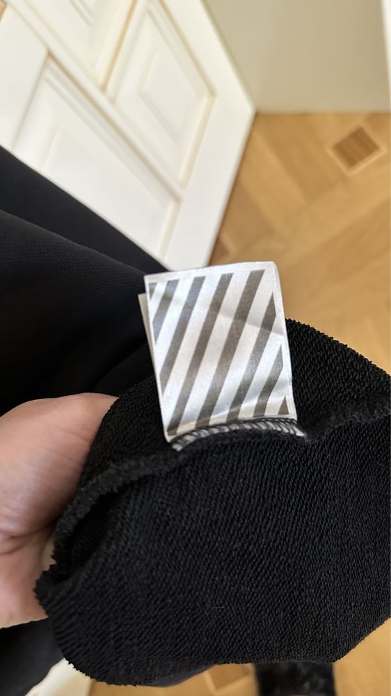 Продам новый худи свитшот Off-White