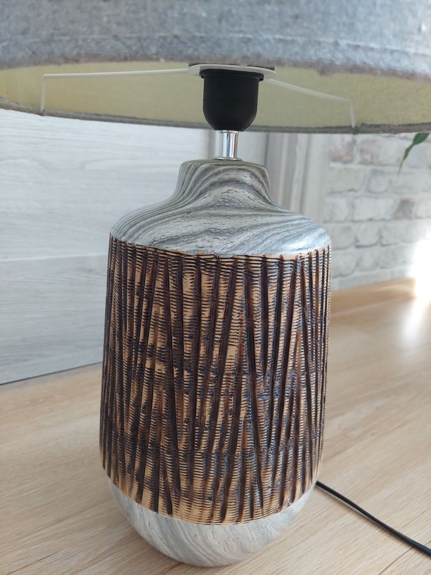Lampka nocna pełniła funkcję dekoracyjną