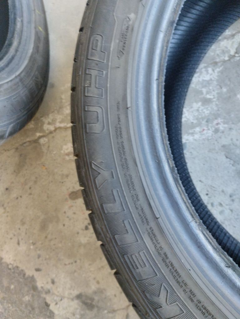 Opony letnie 235/45 r.17  2 sztuki