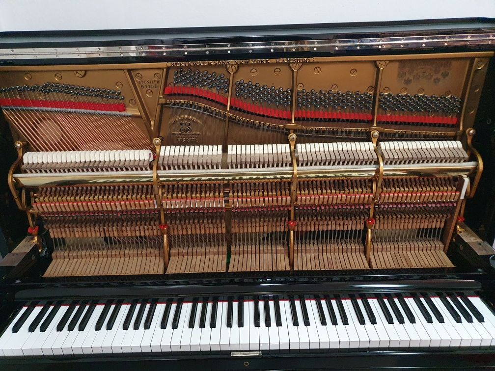 Pianino Steinway & Sons, najwyższa półka. Obniżka ceny o 13 tys..