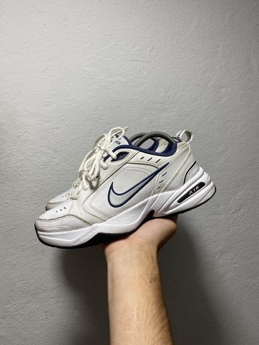 Оригінальні кросівки Nike Air Monarh