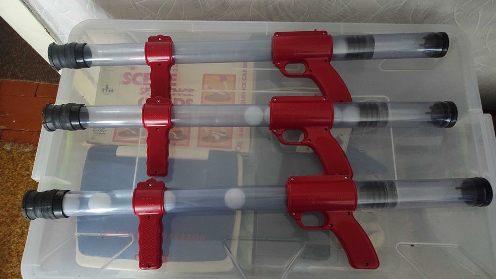 Красный помповый автомат