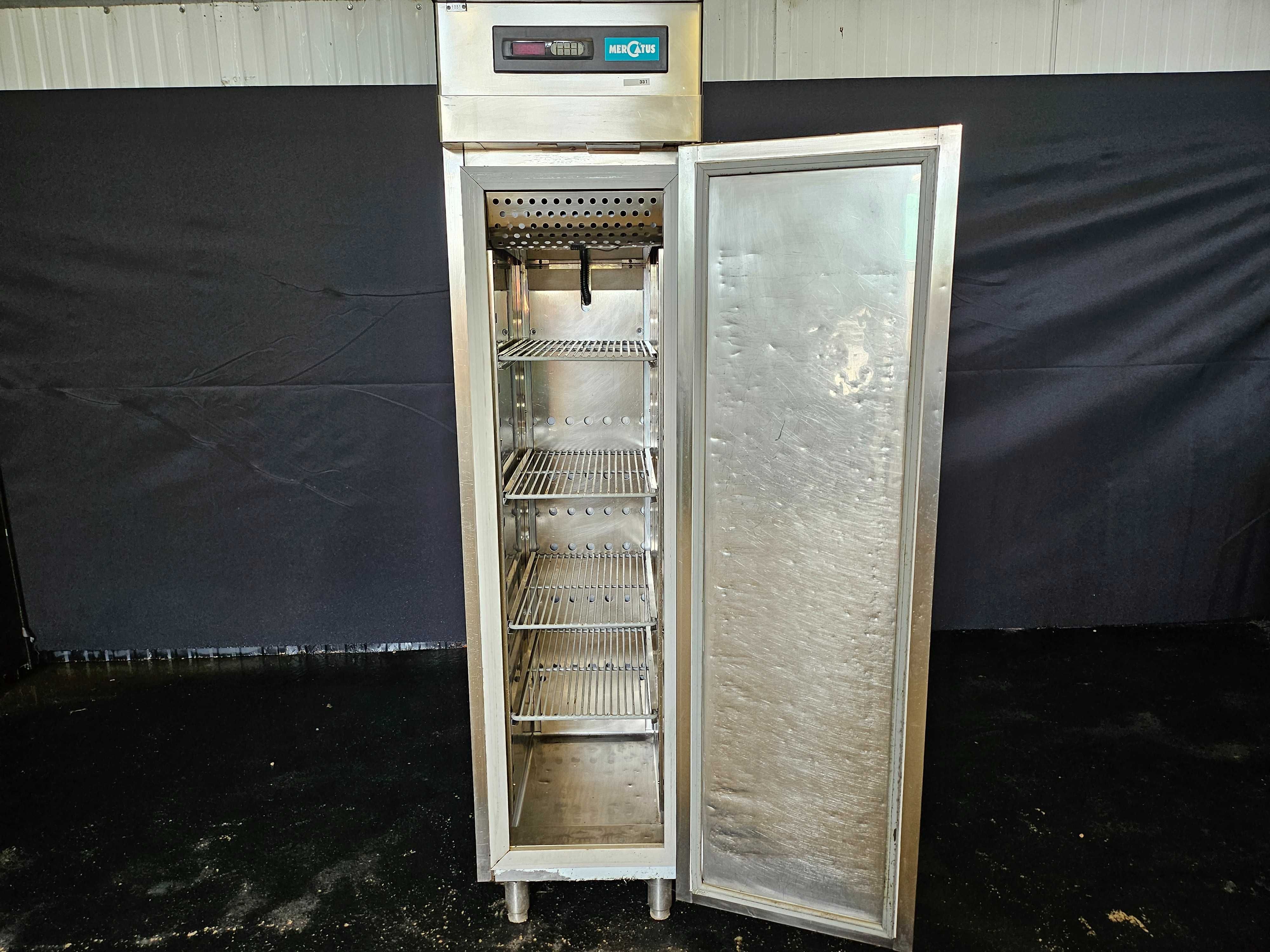 Frigorífico em inox para tabuleiros GN