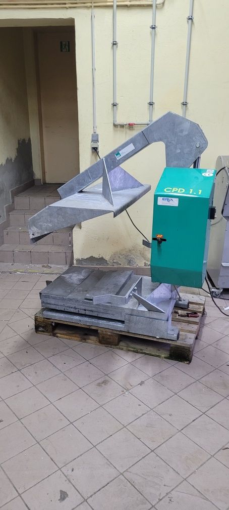 Kompaktor zgniatarka prasa belownica do odpadów  makulatury folii