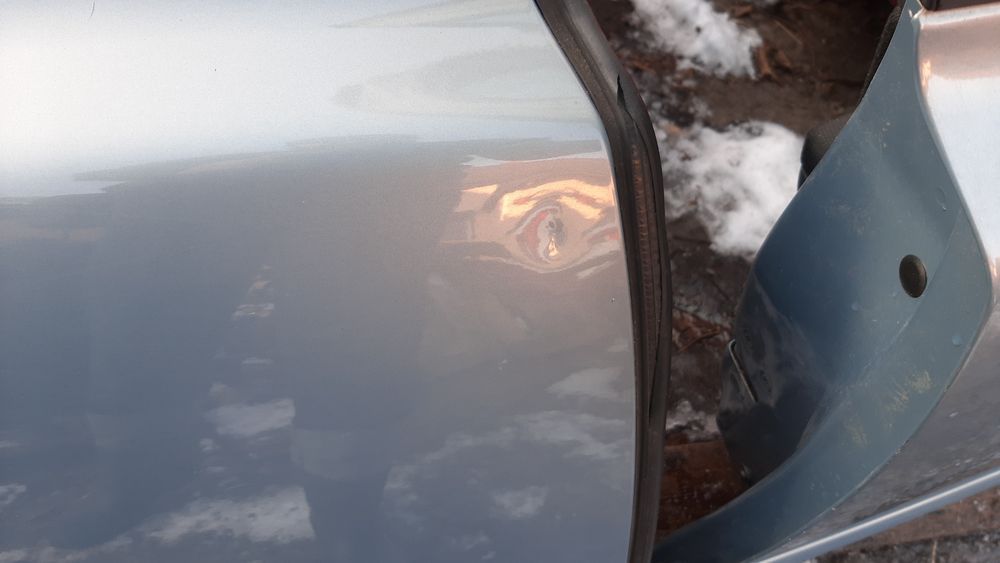 Lak. 479-16 drzwi prawe kompletne Volvo V50