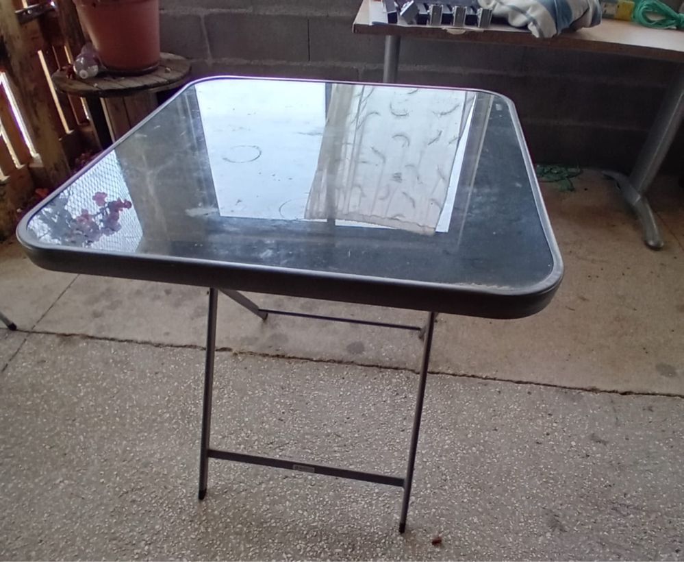 Mesa cinzenta para jardin ou cono desejares!