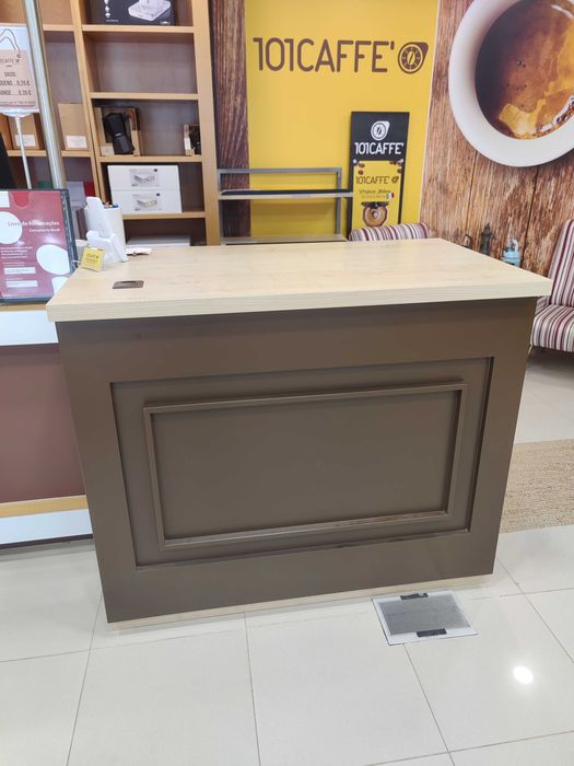 Mobiliário e Acessórios de loja