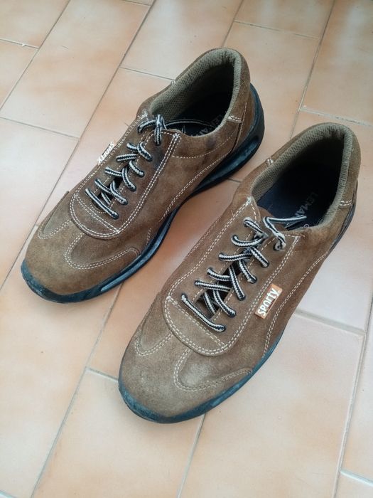 Sapatos de biqueira de aço - número 45