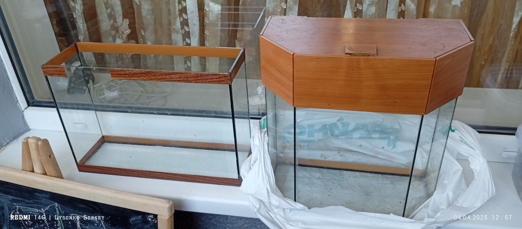 ПО МЕСТУ! Аквариум один на 5 литров,второй до 10 литров
