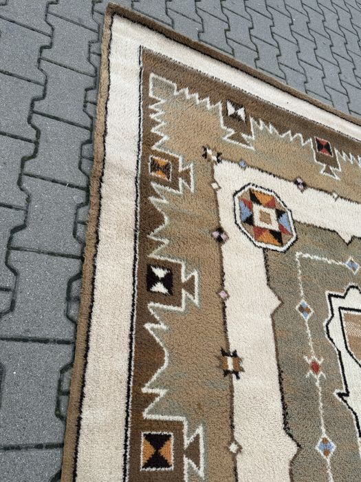 Dywan 345×243 cm – geometryczny wzór, styl etniczny
