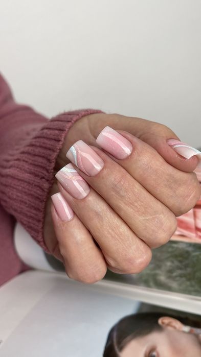 Манікюр, педикюр, нарощення, укріплення в Луцьку.