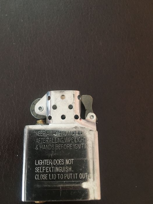 Продам зажигалку Zippo