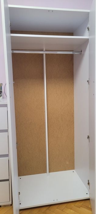 Шафа для одягу біла